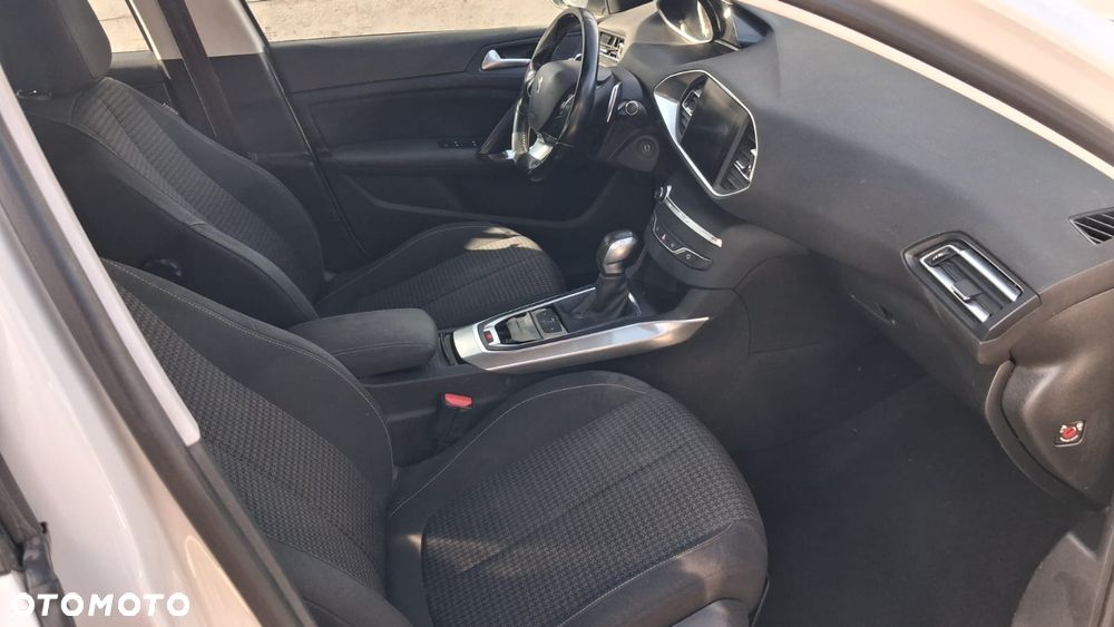 Peugeot 308 BlueHDi 130 EAT6 Stop & Start Active - 9
