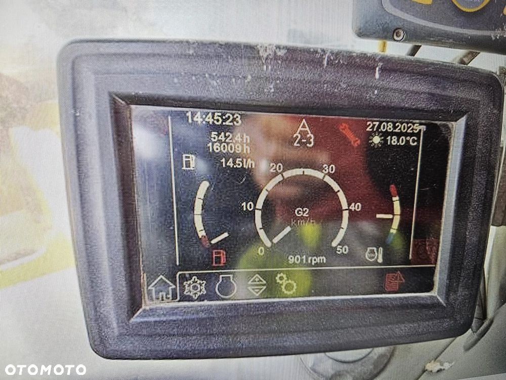 Liebherr L 586 2012 - 16