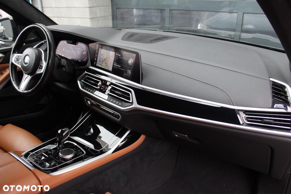 BMW X7 - 7