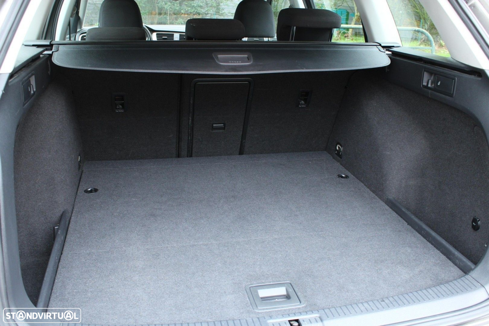 VW Golf Variant 1.6 TDi BlueMotion Confortline - 23