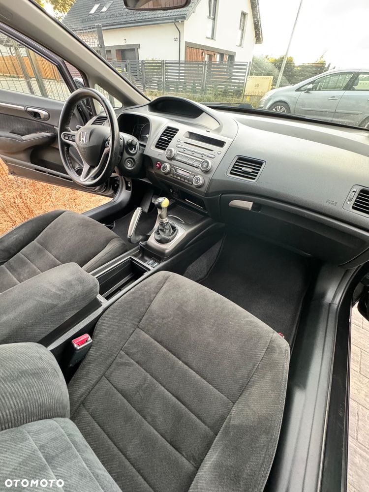 Honda Civic 1.8 Executive - 22