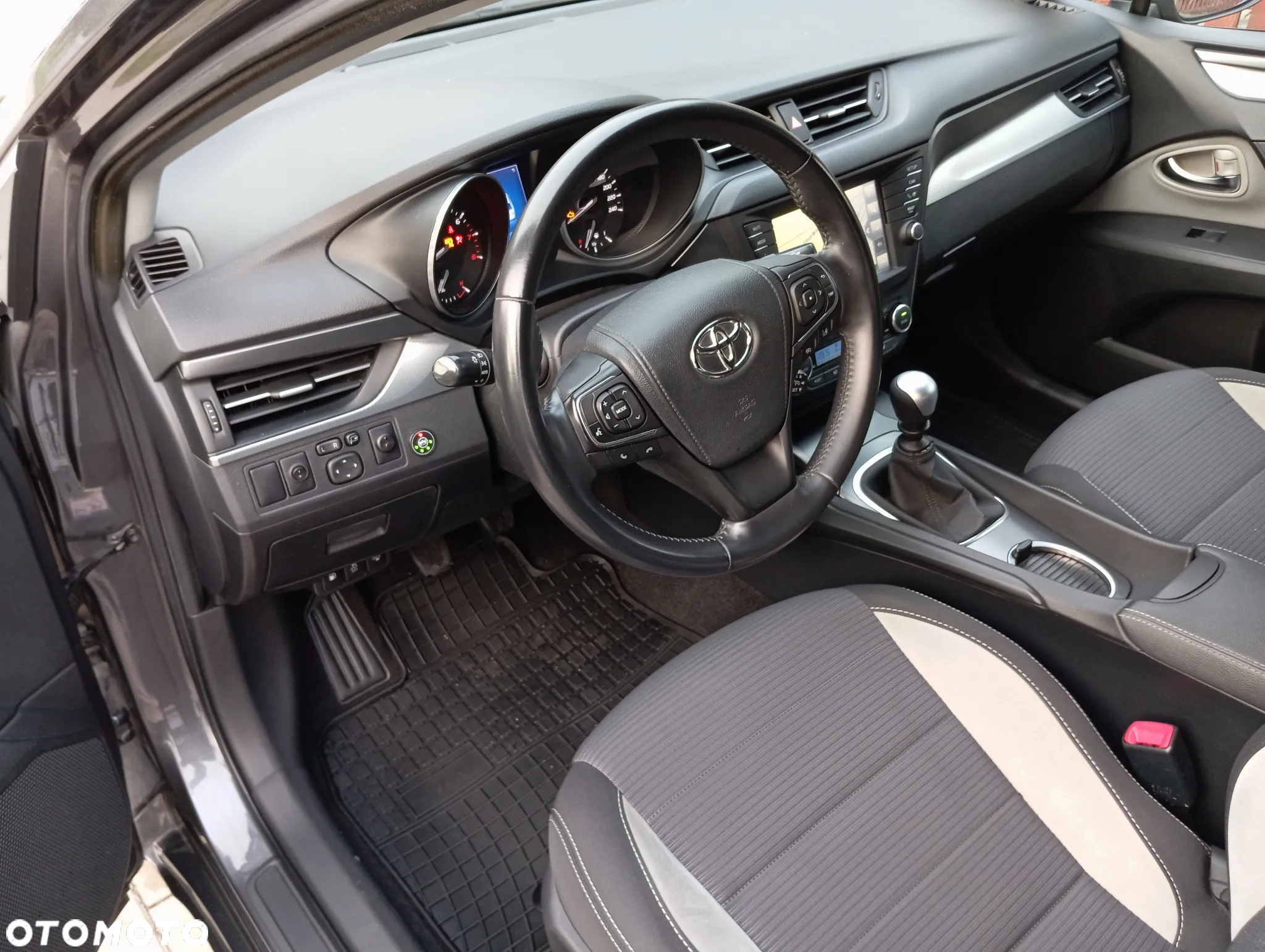 Toyota Avensis 1.8 Prestige - 30