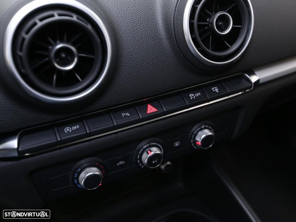 Audi A3 Limousine 1.6 TDI Business Line Attraction - 17