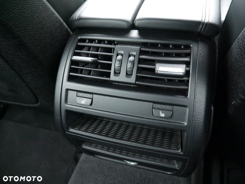 BMW Seria 5 528i xDrive Sport-Aut Luxury Line - 18
