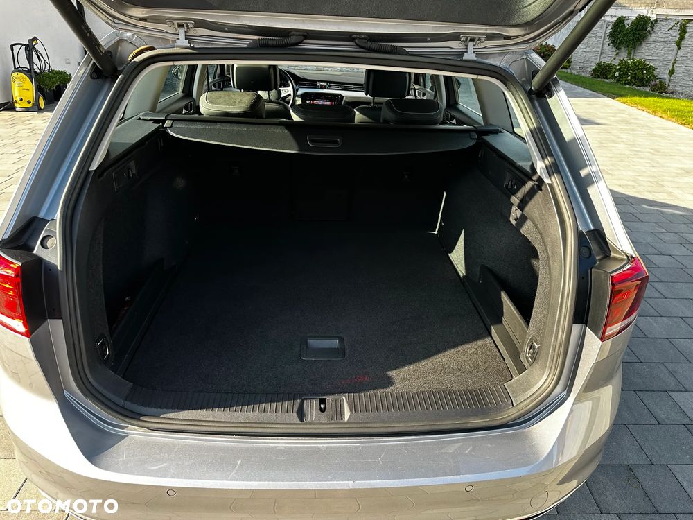 Volkswagen Passat 2.0 TDI Elegance DSG - 12