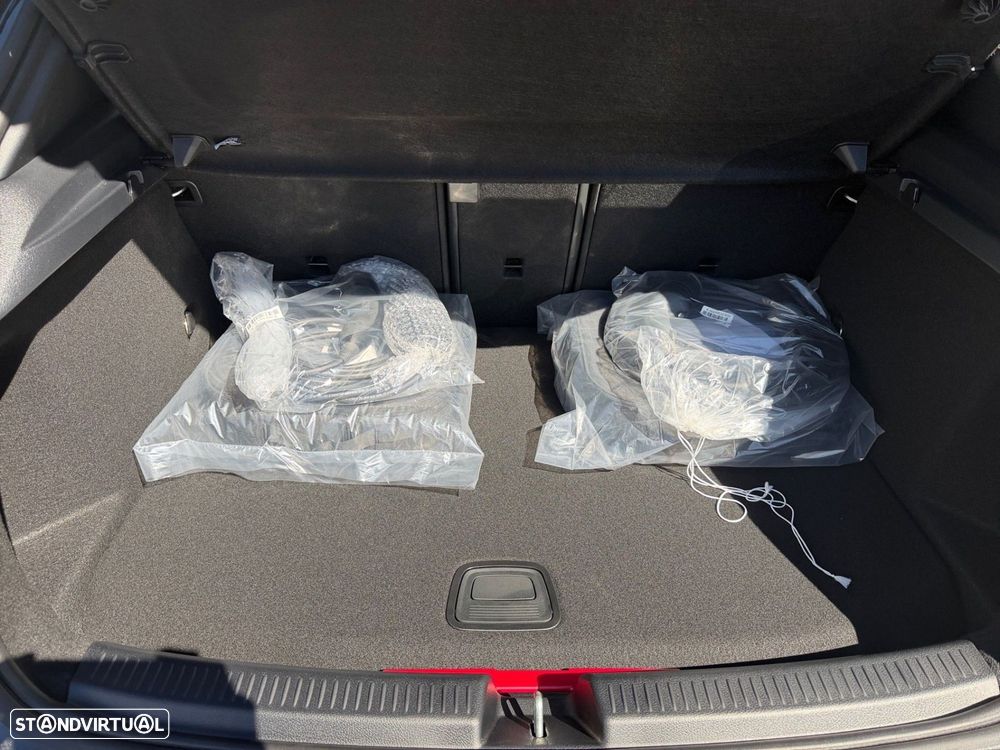 Mercedes-Benz A 250 e - 12