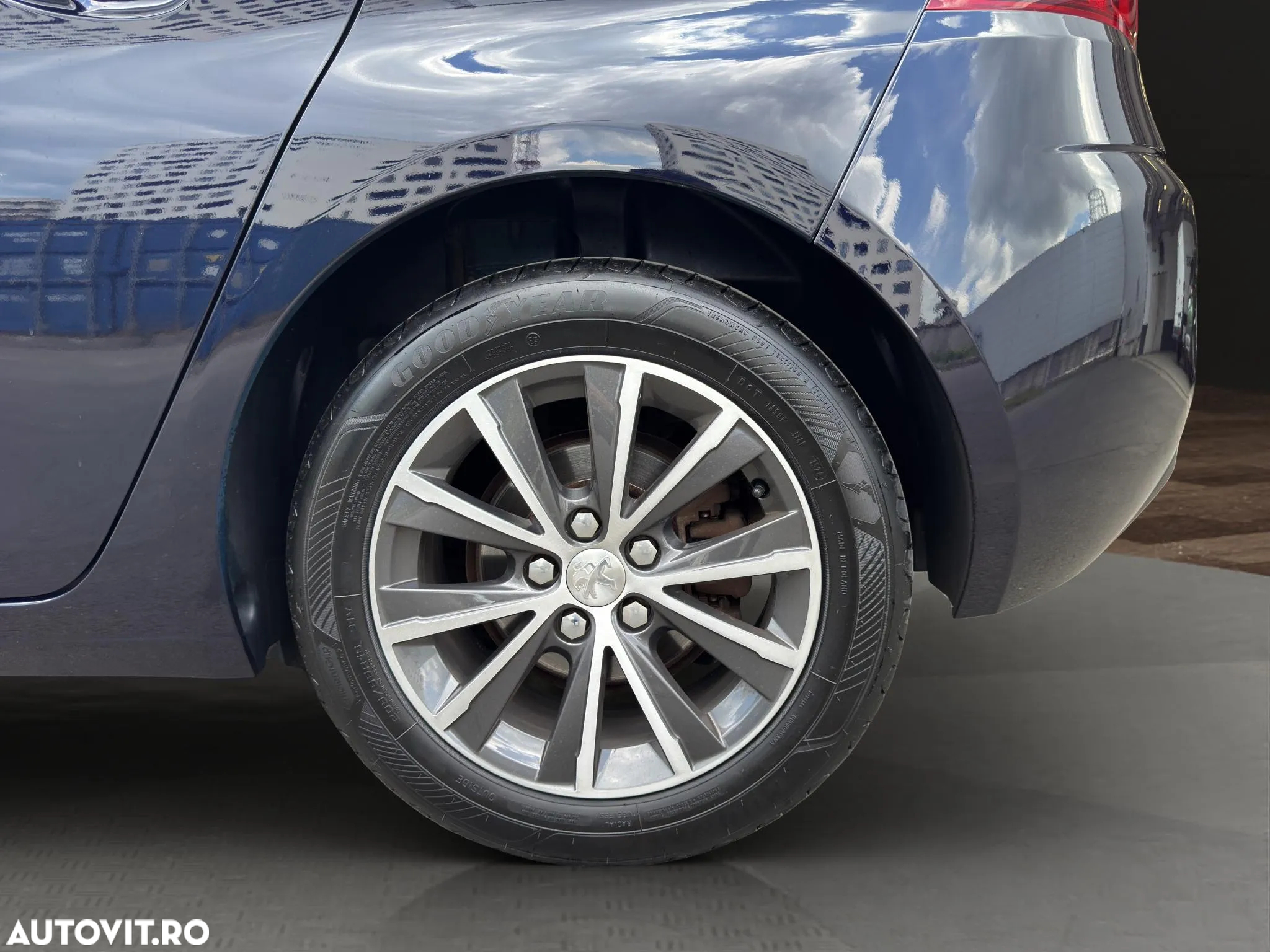 Peugeot 308 1.2 L PureTech Turbo Allure Aut. - 22