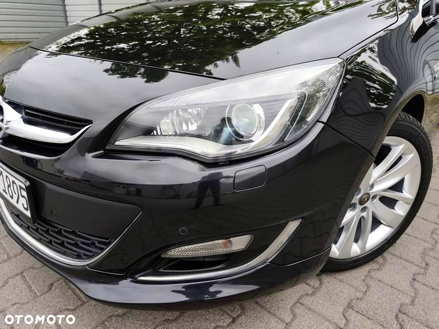Opel Astra 1.4 Turbo Cosmo - 11