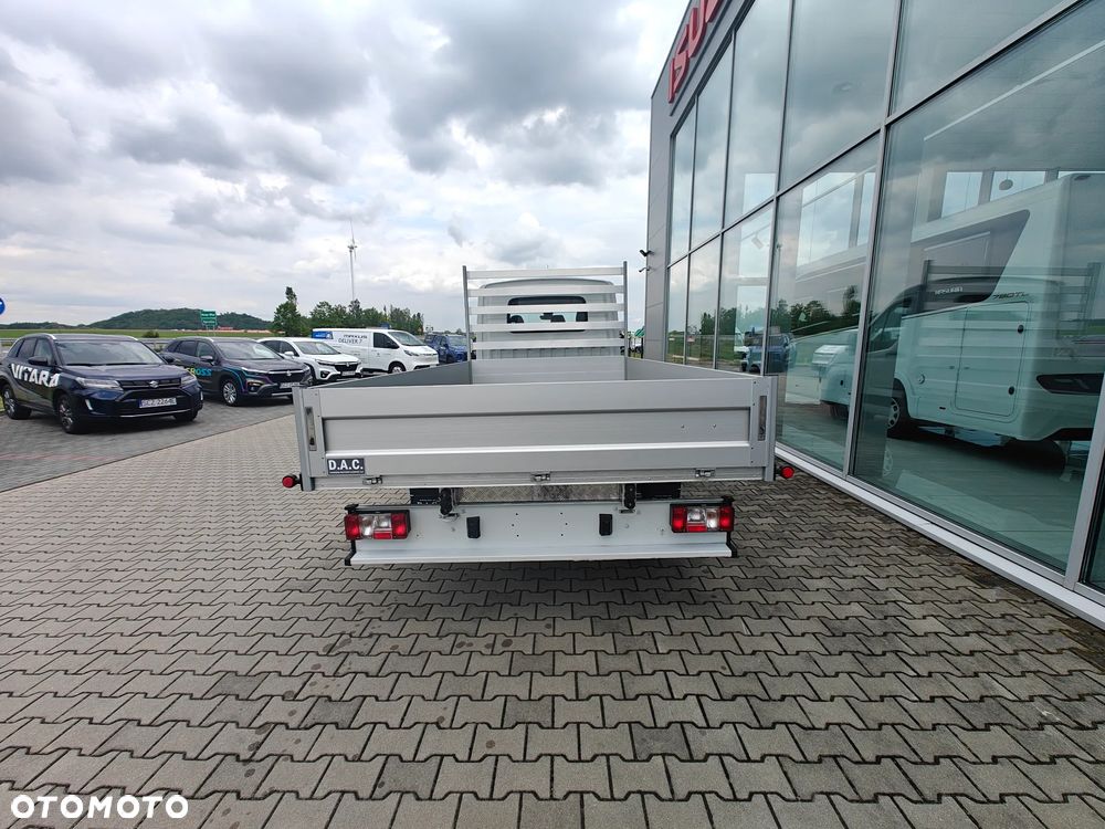 Maxus Deliver 9 - 10