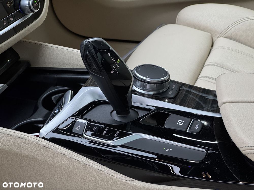 BMW Seria 5 530i xDrive M Sport sport - 11