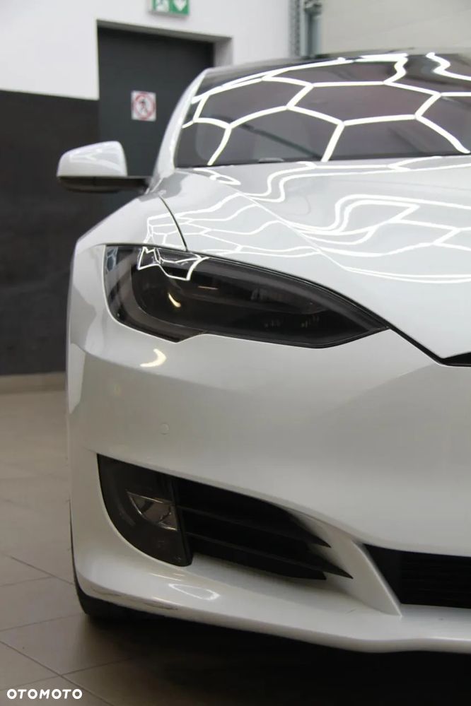 Tesla Model S Performance - 22