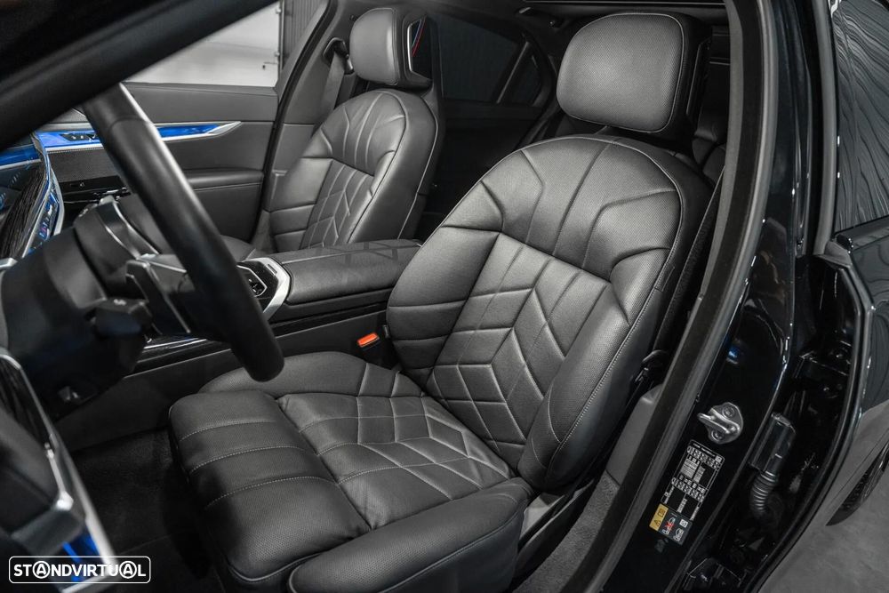 BMW 750 750e xDrive Pack Desportivo M - 22