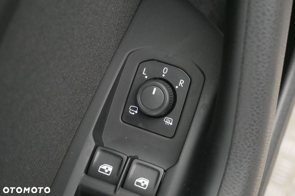 Volkswagen Passat - 31