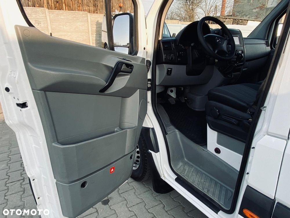 Mercedes-Benz SPRINTER - 13