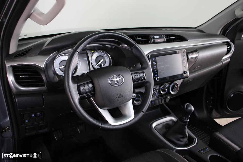 Toyota HILUX 2.4 D-4D 4WD CE Trial 3L - 7