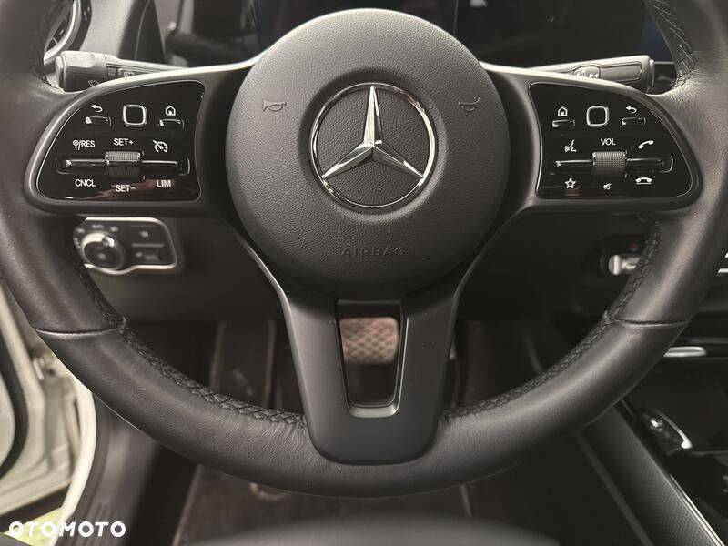 Mercedes-Benz GLB 200 7G-DCT - 13