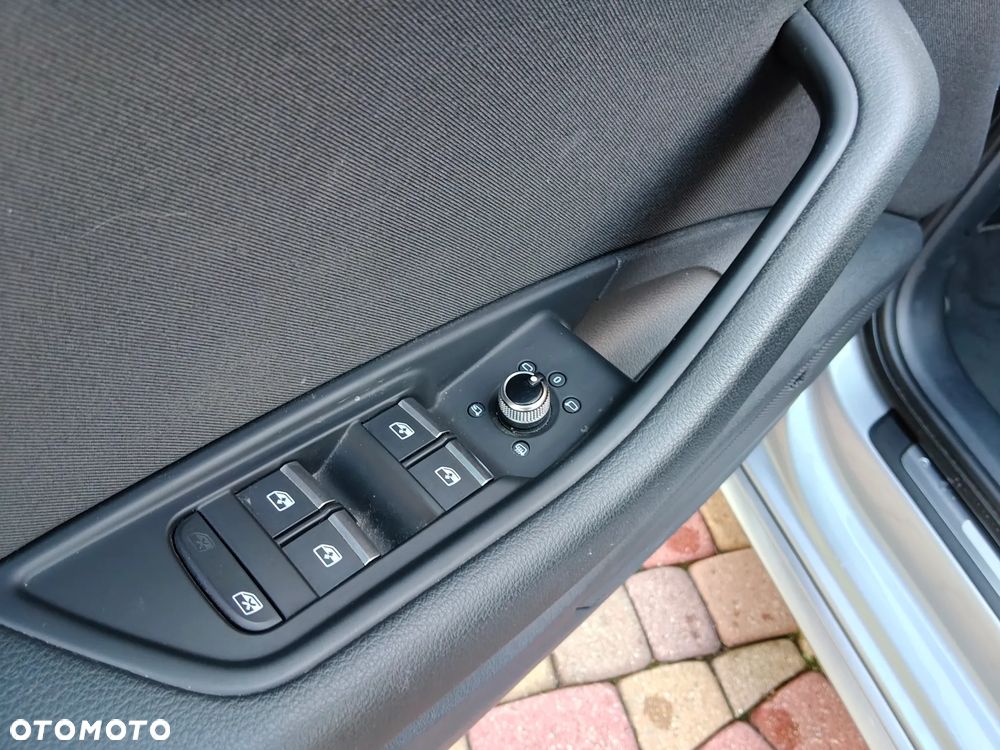 Audi A4 Avant 35 TDI mHEV S Line S tronic - 17