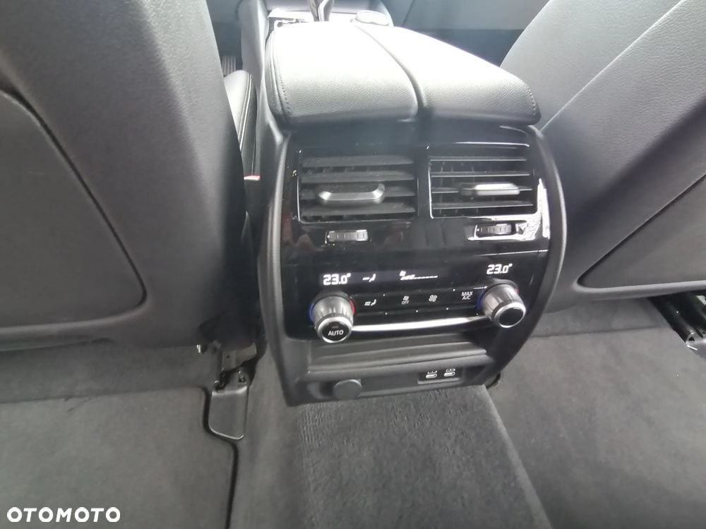 BMW Seria 5 520d M Sport Edition - 25