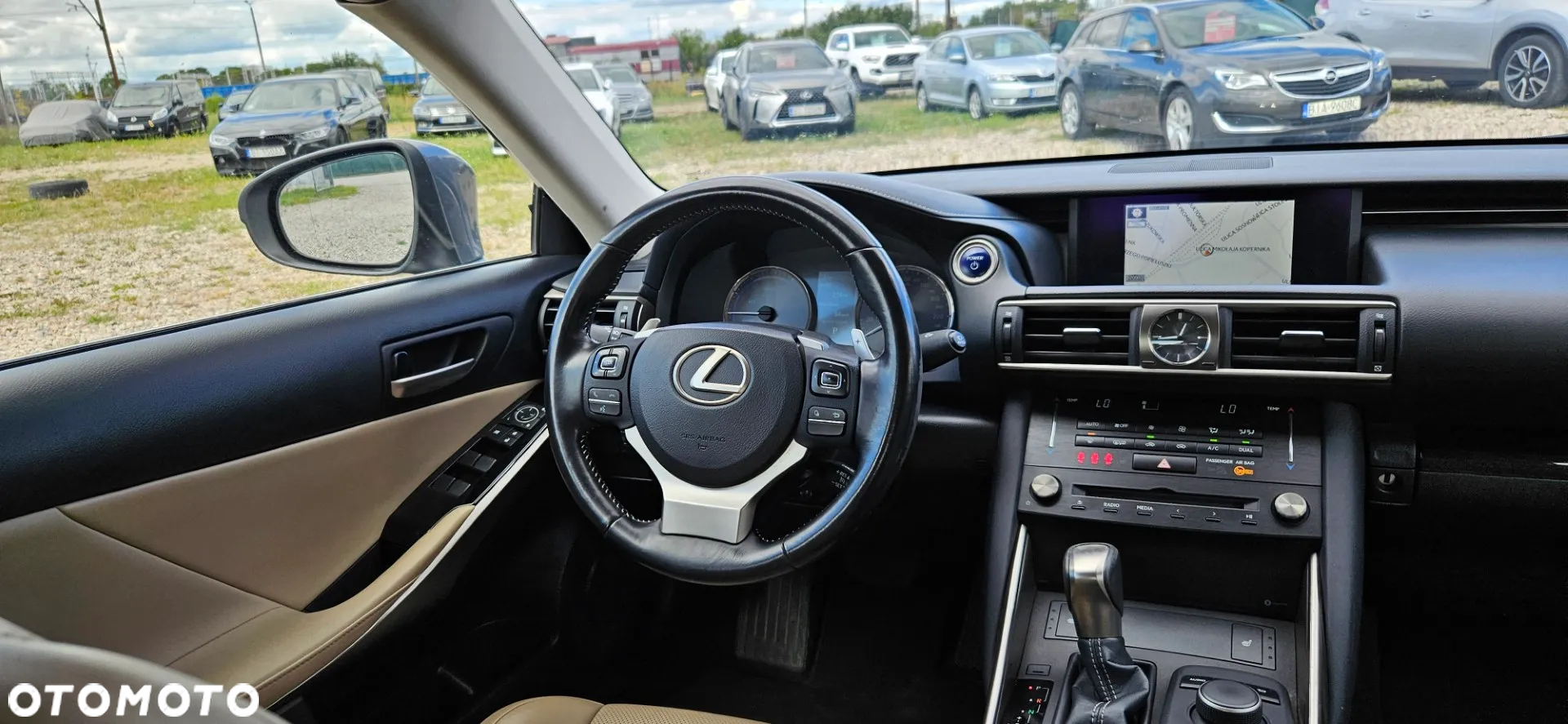 Lexus IS 300h Business Edition - 21