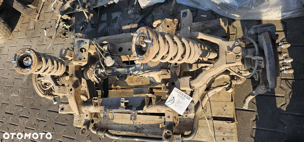 SANKI PRZEDNIE MITSHUBISHI PAJERO IV 3.2 DID - 3