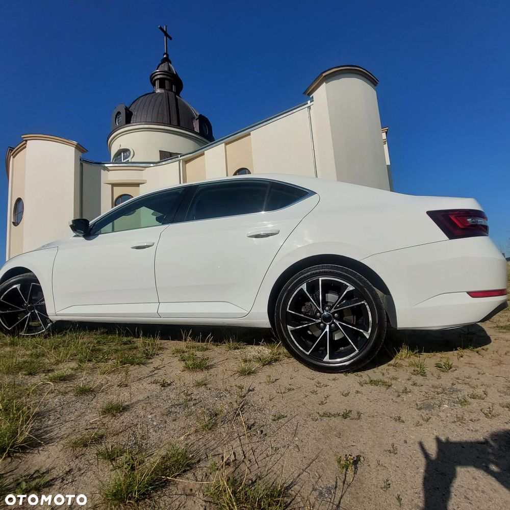 Skoda Superb 2.0 TDI Ambition DSG7 - 18