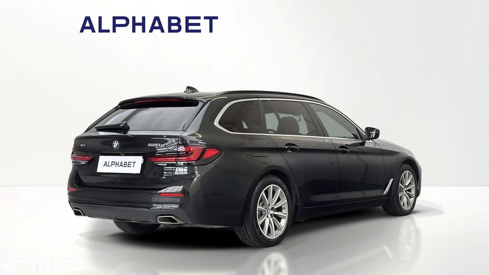 BMW Seria 5 520d xDrive mHEV - 9