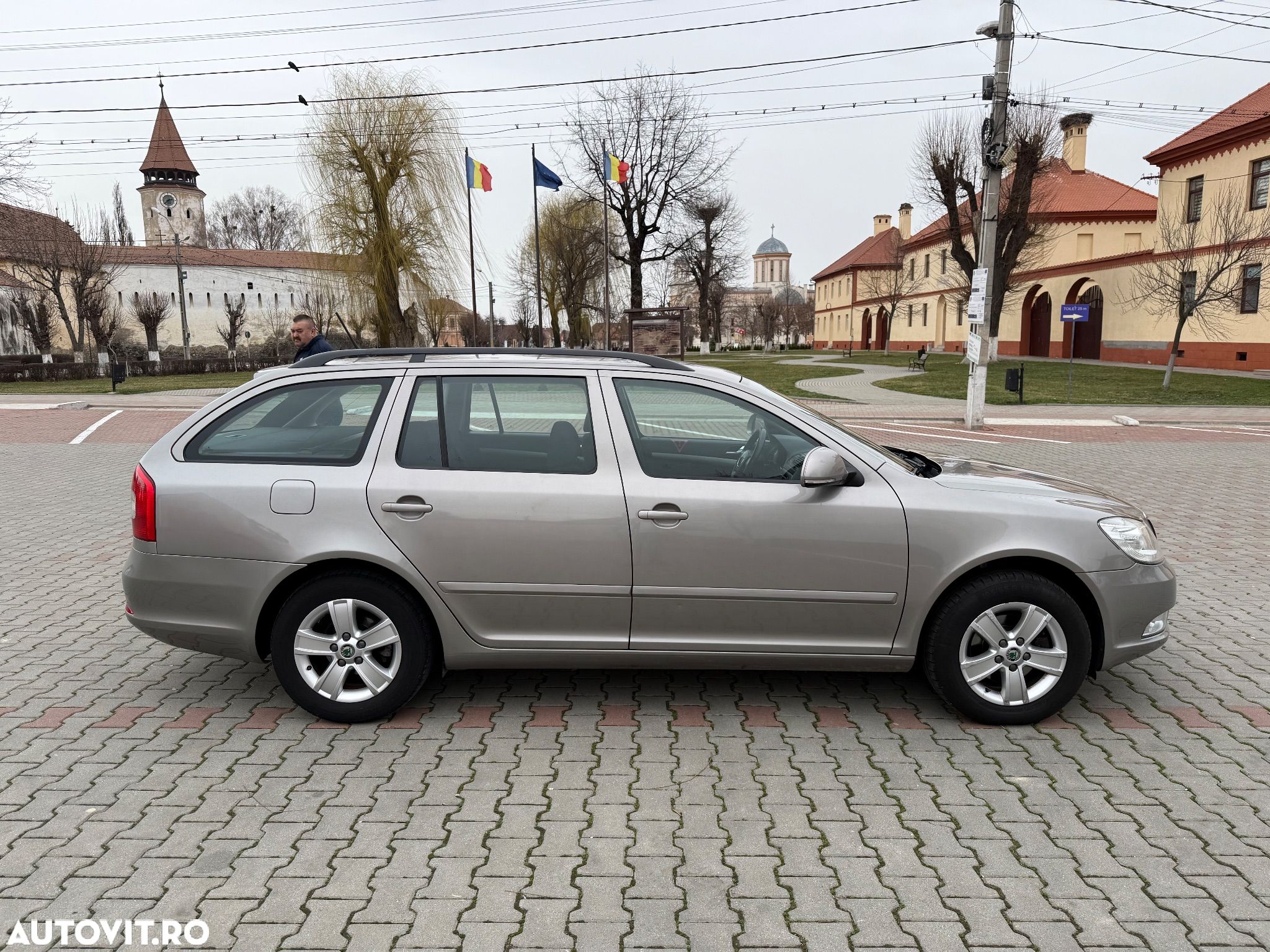 Skoda Octavia Combi 1.6 TDI Edition - 1
