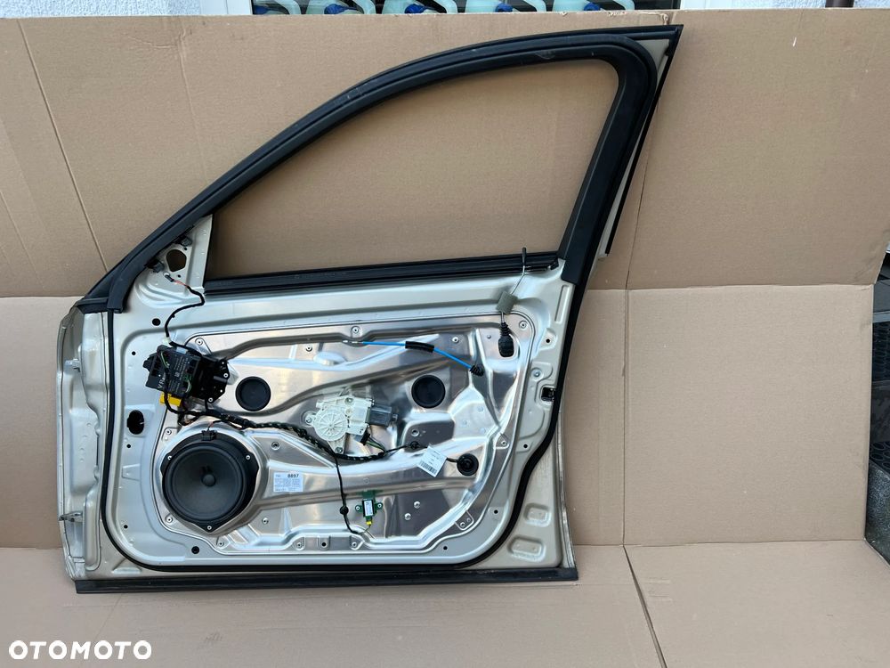 MERCEDES W212 E212 PRZEDNIE PRAWE DRZWI - 4