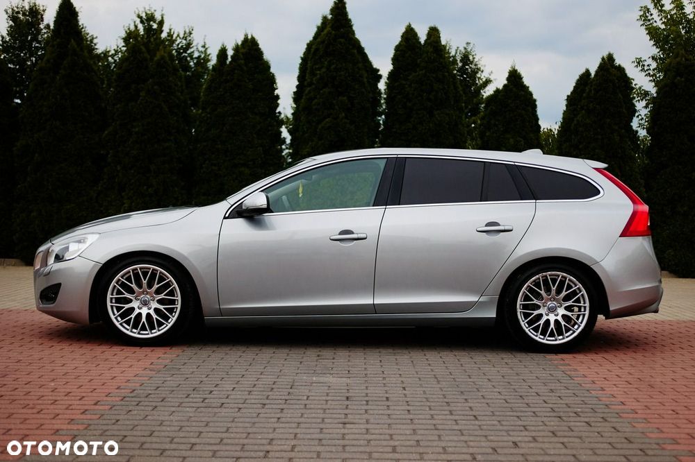 Volvo V60 D4 Geartronic RDesign - 2