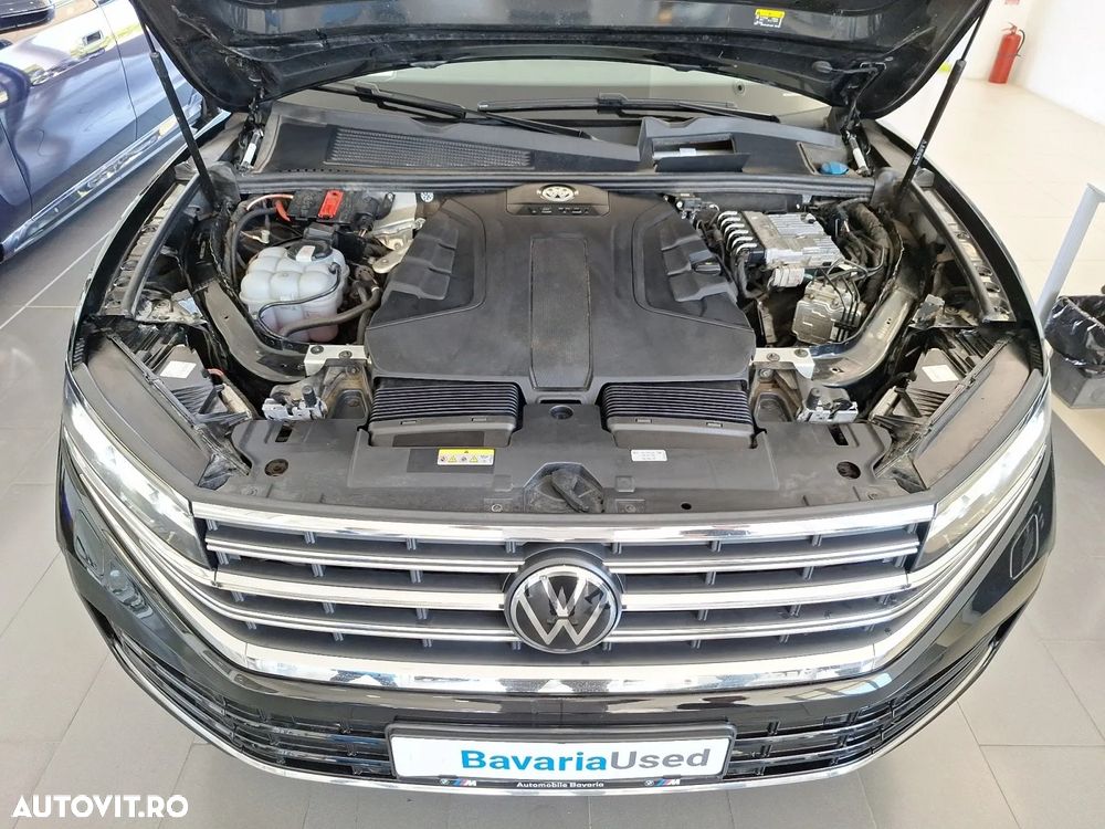 Volkswagen Touareg V6 TDI 4MOTION Elegance - 21