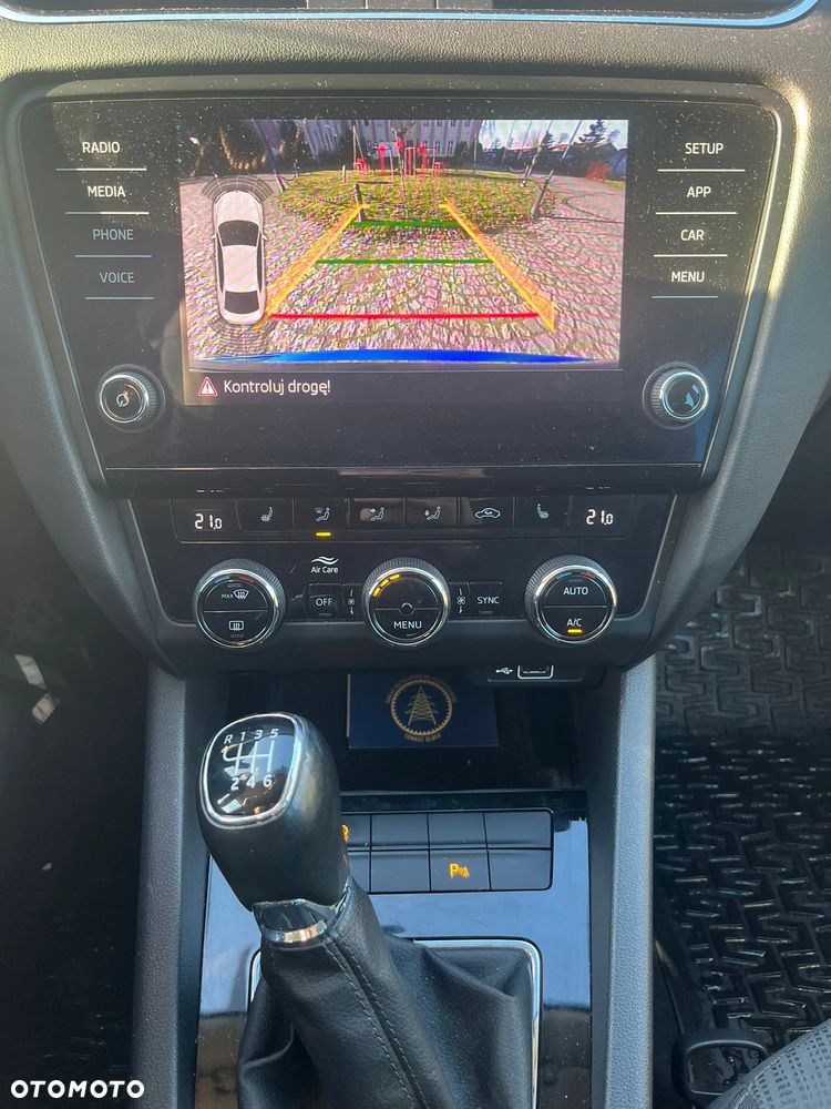 Skoda Octavia 1.5 TSI ACT Active - 18