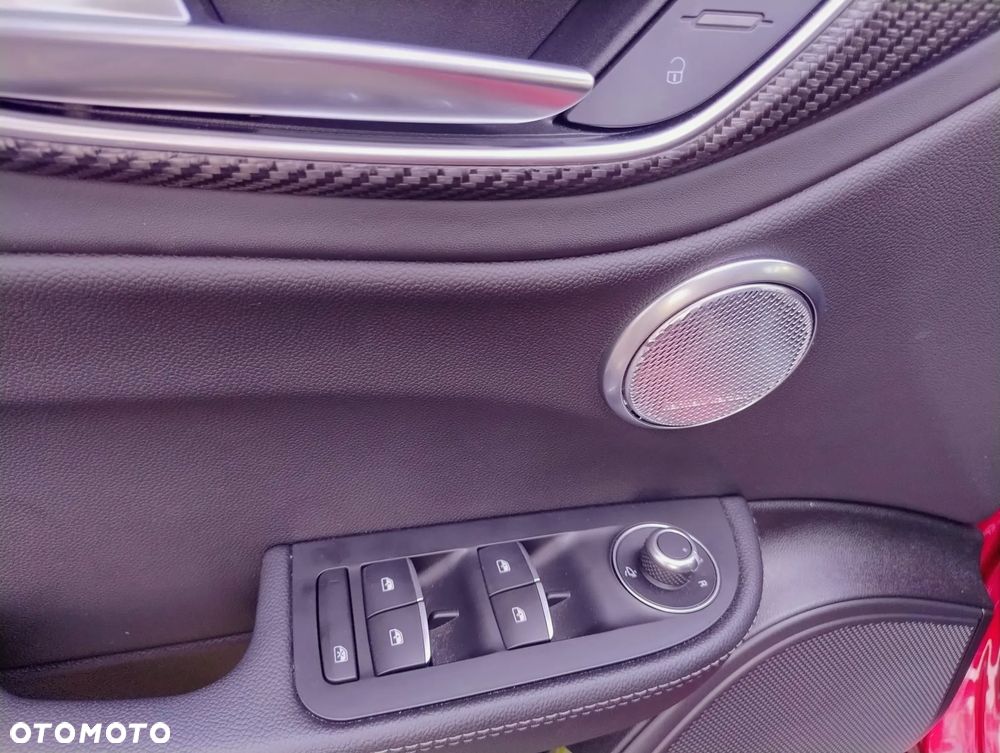 Alfa Romeo Giulia 2.9 Bi Turbo V6 Quadrifoglio - 20