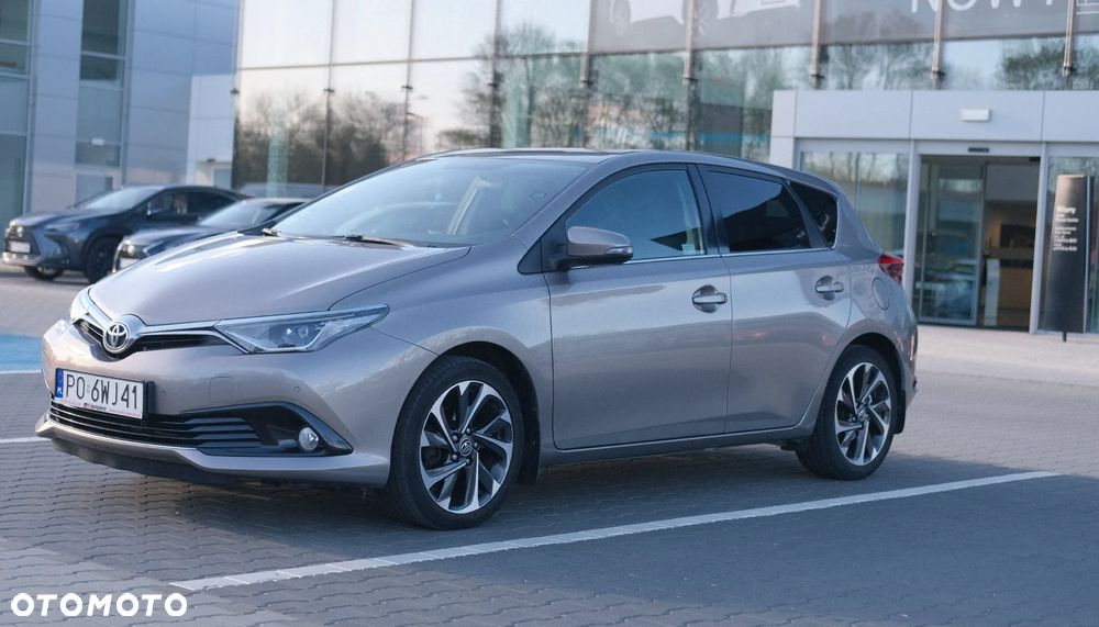 Toyota Auris 1.6 Premium Comfort - 4