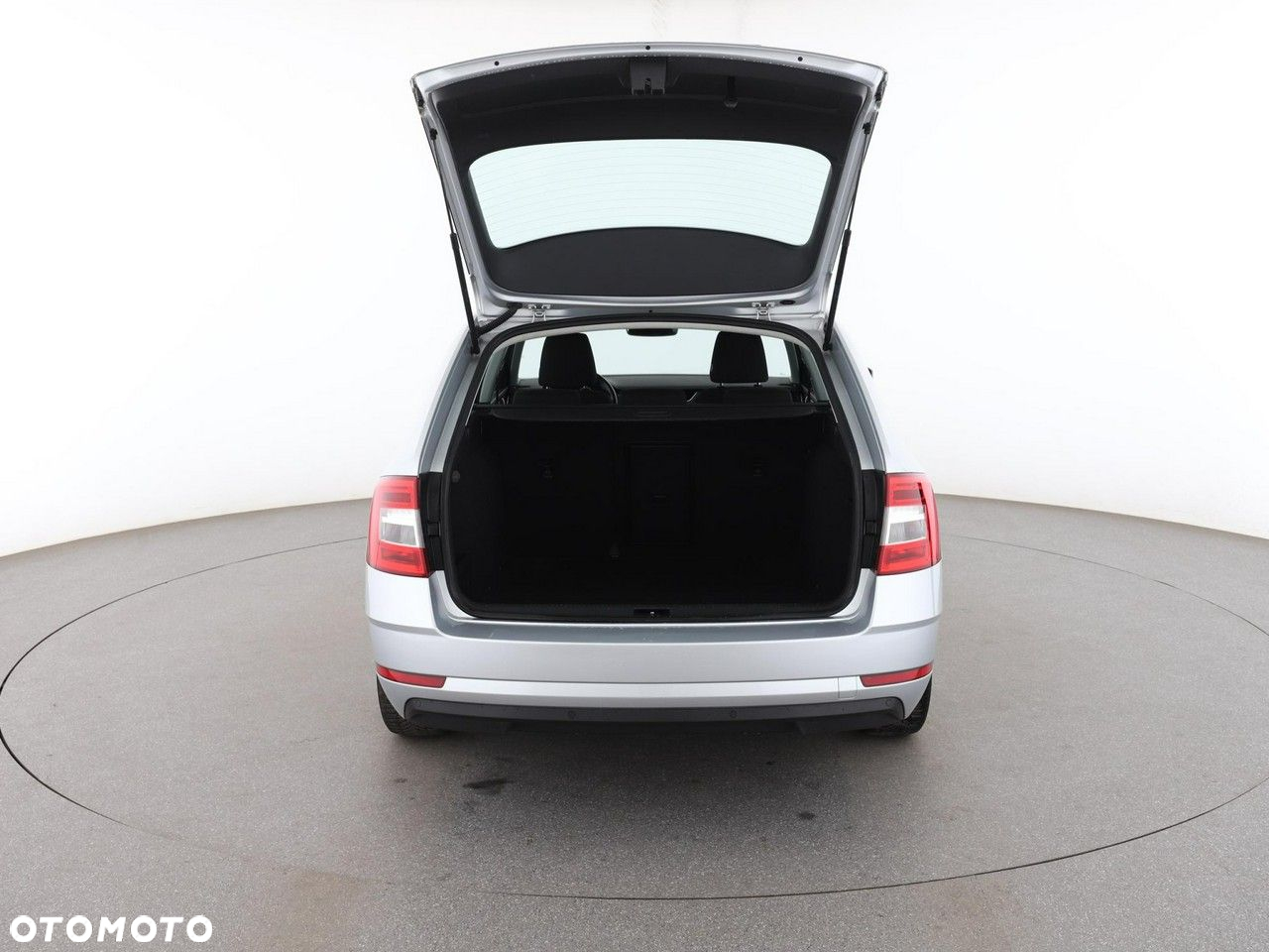 Skoda Octavia 1.6 TDI Ambition DSG - 19