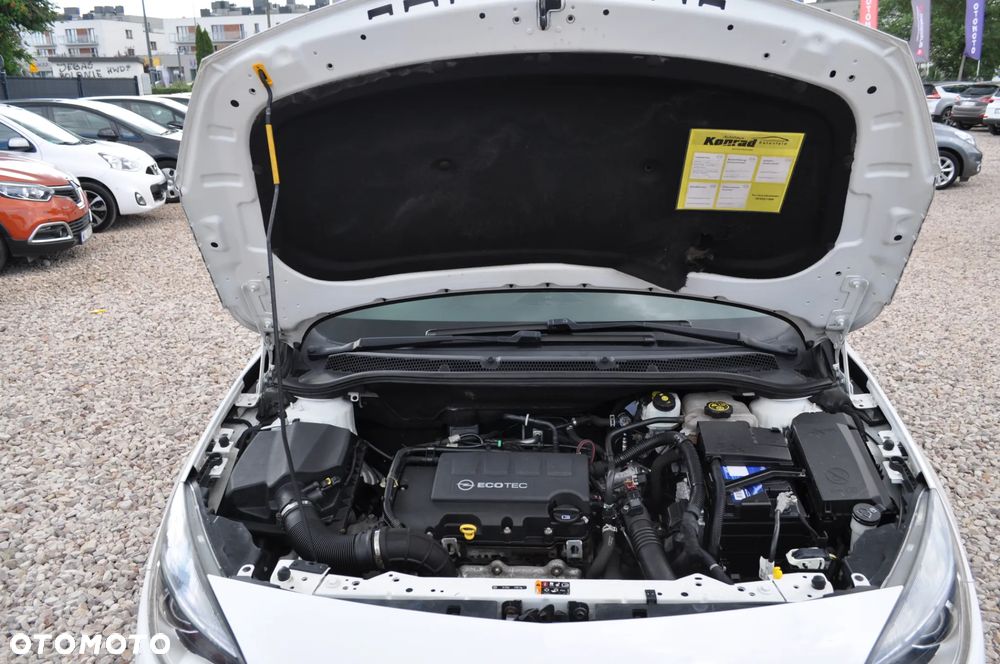 Opel Astra 1.4 Turbo Exklusiv - 23