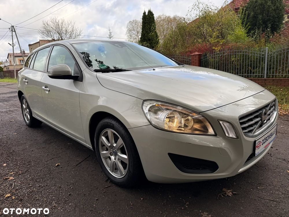 Volvo V60 D3 Momentum - 9