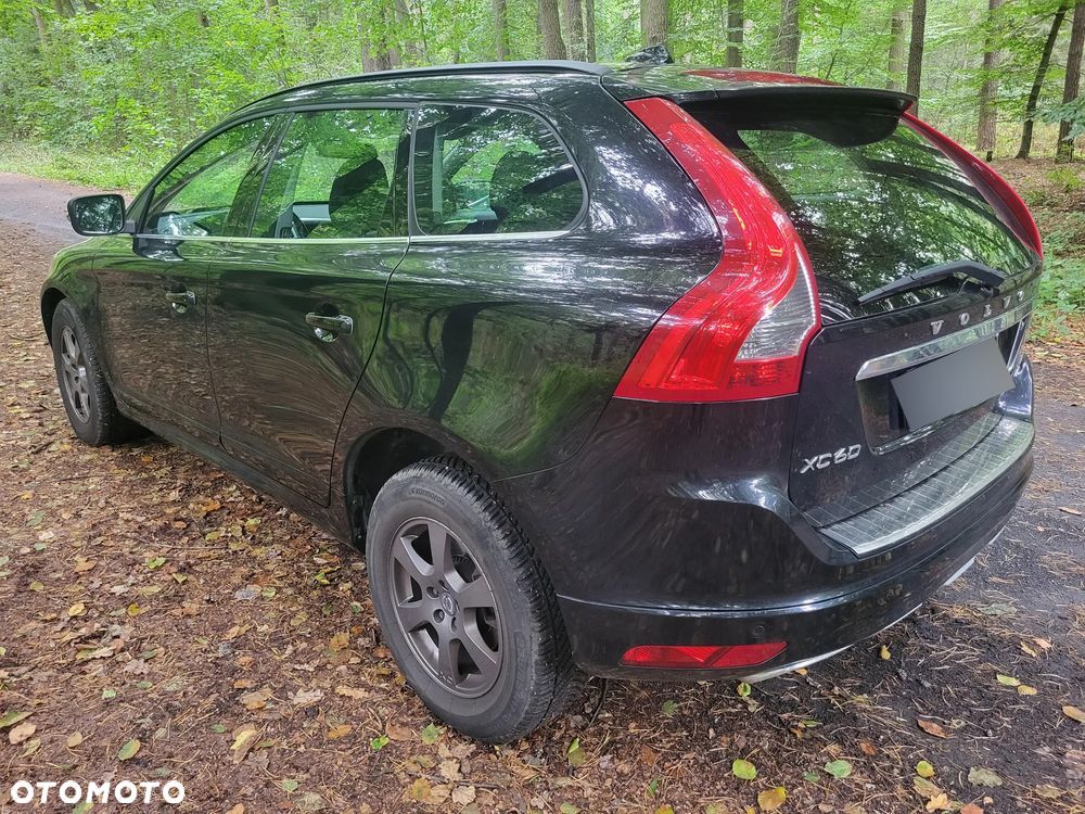 Volvo XC 60 D5 AWD Momentum - 4