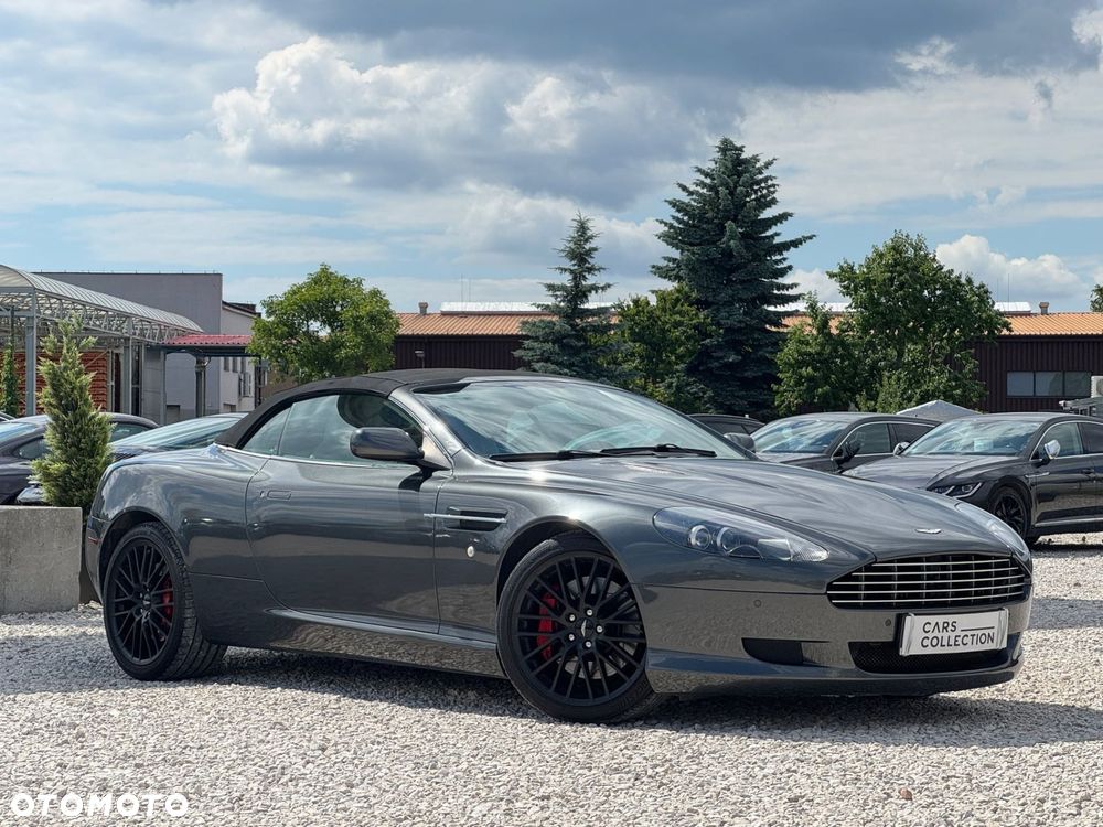 Aston Martin DB9 - 1