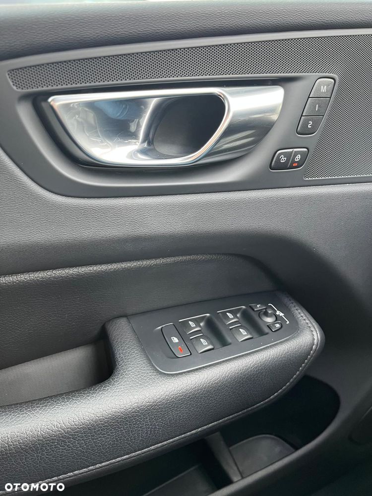 Volvo XC 60 D4 Inscription - 16