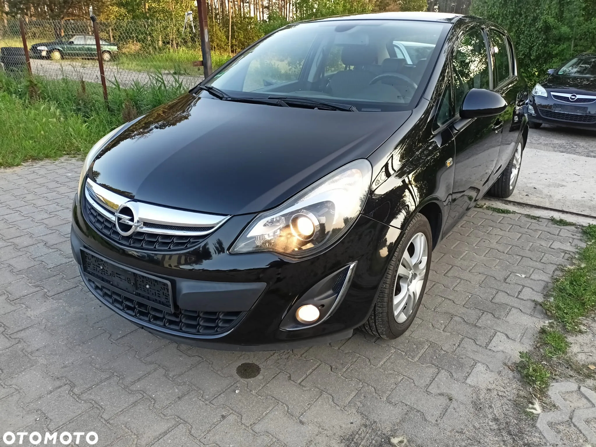 Opel Corsa 1.4 16V Cosmo - 2