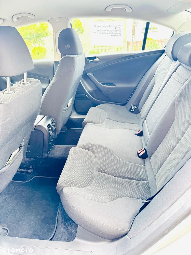 Volkswagen Passat 1.9 TDI Comfortline - 6
