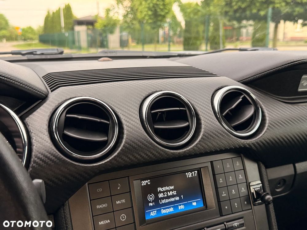 Ford Mustang 3.7 V6 Premium - 35