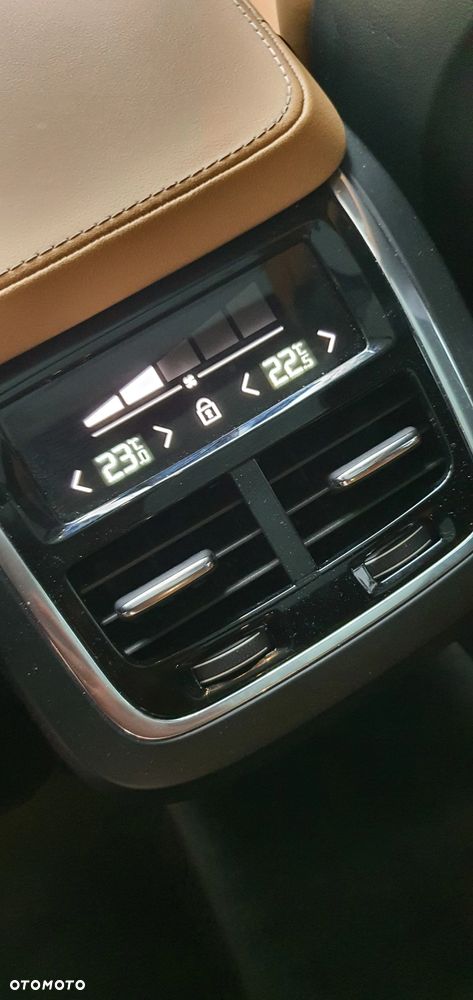 Volvo XC 90 B5 D AWD Inscription - 8