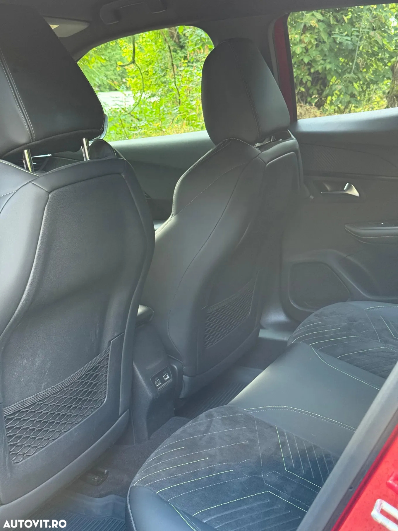 Peugeot 2008 1.2 PureTech EAT8 STT GT - 24