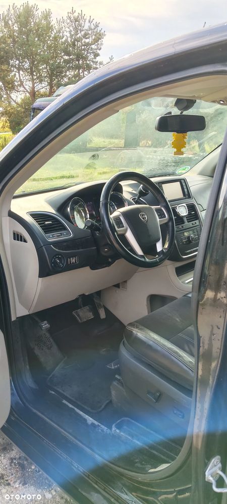 Lancia Voyager - 8