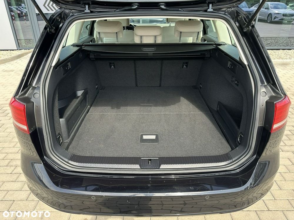 Volkswagen Passat Variant - 34