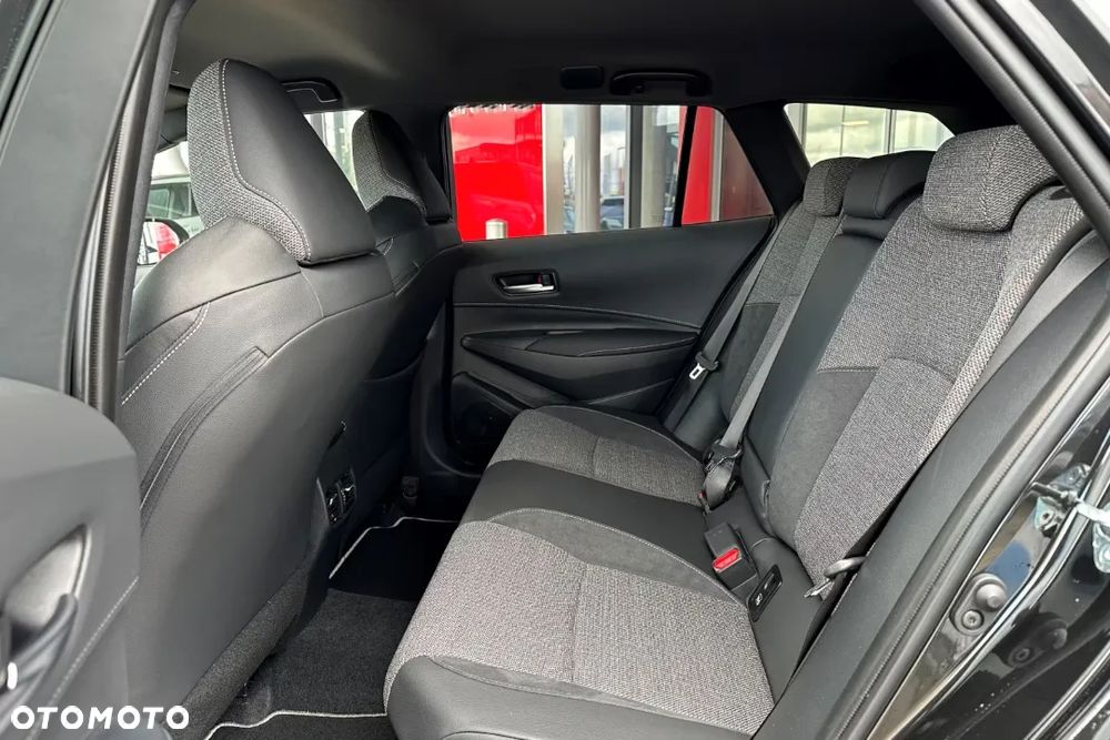 Toyota Corolla 1.8 Hybrid Style - 17