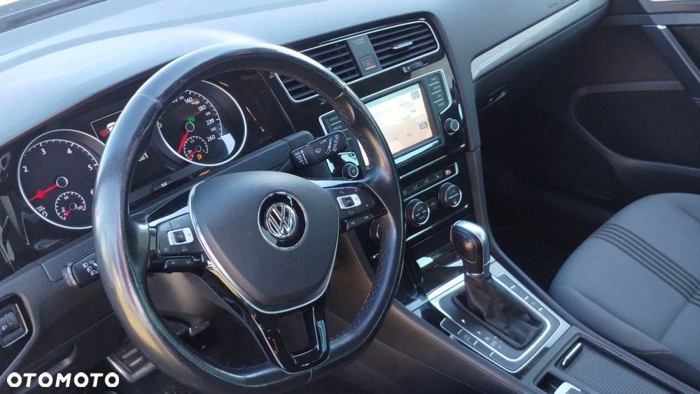 Volkswagen Golf 2.0 TDI BlueMotion Technology DSG Allstar - 4