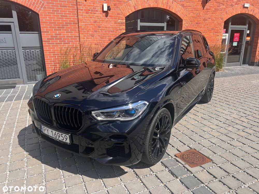BMW X5 M M50i - 1