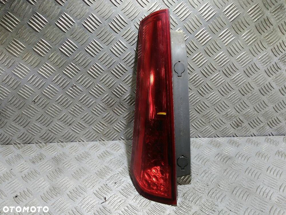 LAMPA LEWA TYLNA GÓRNA KIA CEED - 1